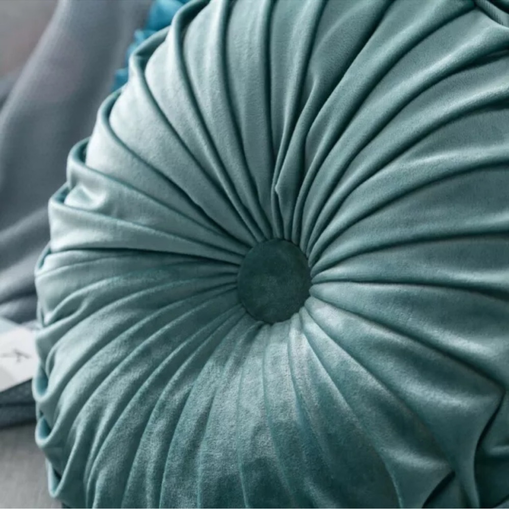NWT Pleated Velvet Round Throw Pillow Room Couch Decor Solid Cushion Pillow 14” - Picture 4 of 7